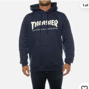 MENS PULLOVER HOODIE IN NAVY BLUE.